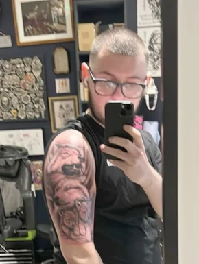 English men looking for love