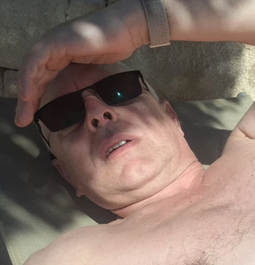 English men looking for love