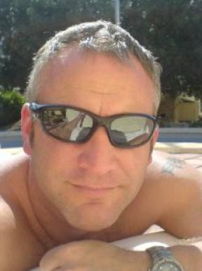 English men looking for love