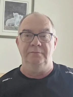 English men looking for love